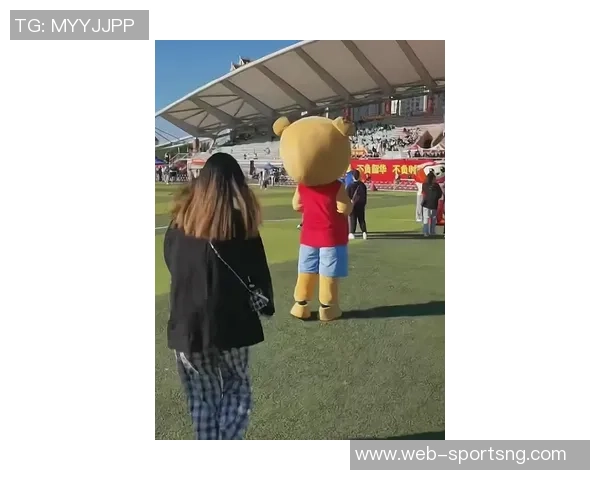 裸奔女郎19年后华丽转身成飞行员引发热议